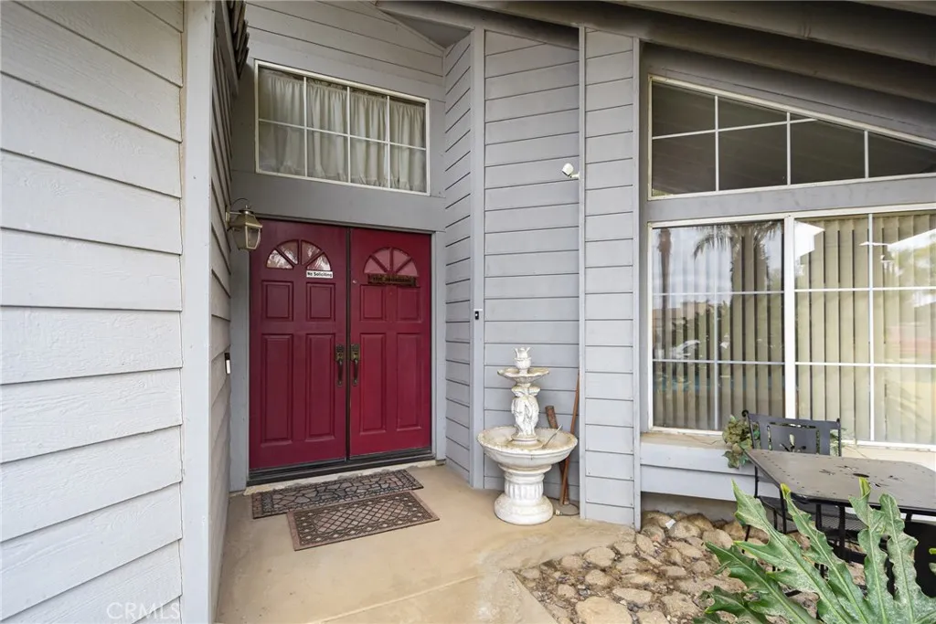 13057 Fescue Court, Corona, California 92883 home-pic-1